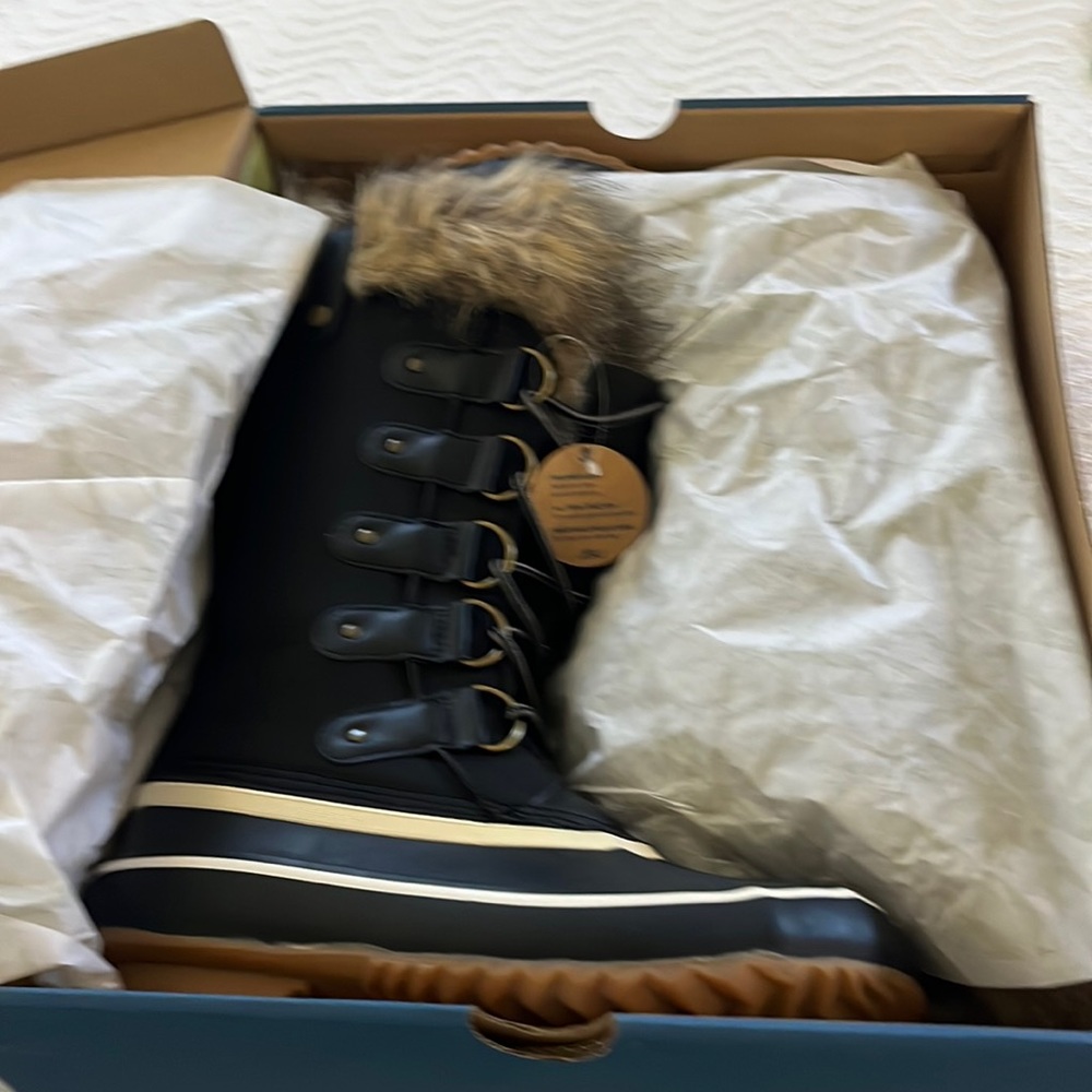 Brand new winter boots.